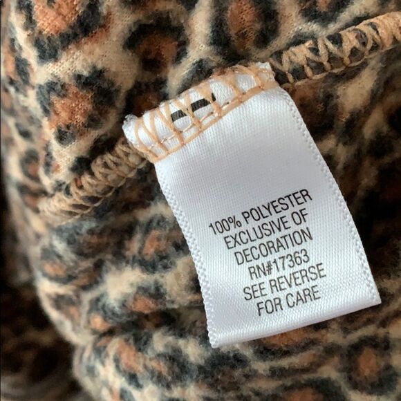 — Simply Vera Wang — Cozy, soft cheetah pajama top - Picture 4 of 5